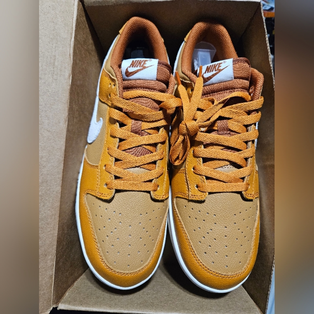 Nike Dunk Low Retro SE "Monarch" - Picture 2 of 5